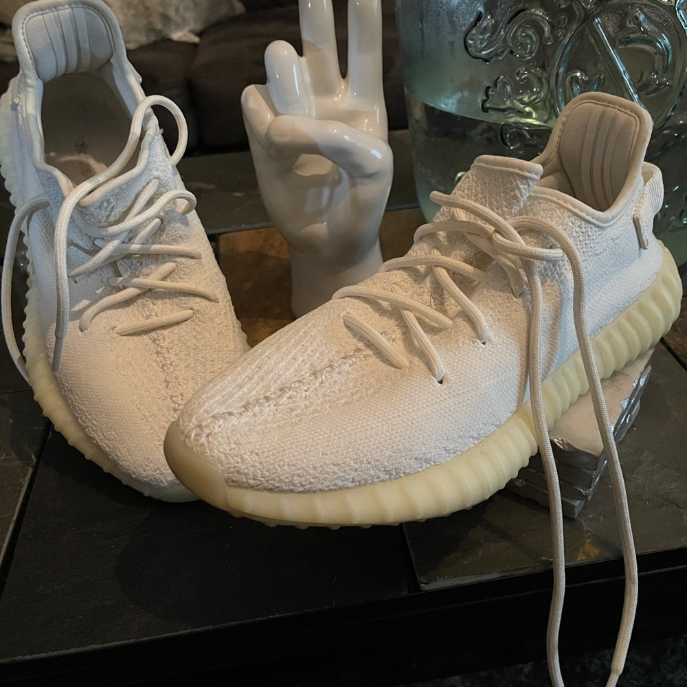 Size 9 Yeezy 350 in the box